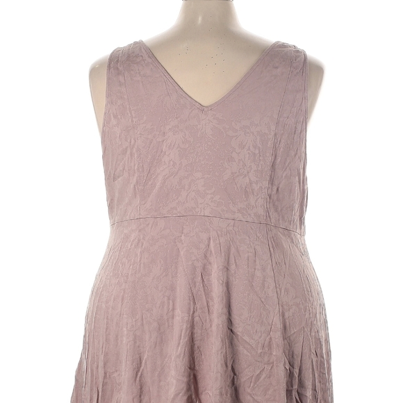 Torrid Top sleeveless button down - Picture 5 of 8